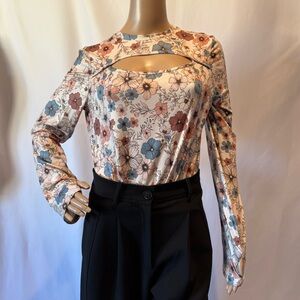 Yozy Floral Long Sleeve Bodysuit With Cut Out Chest NWT Size XL